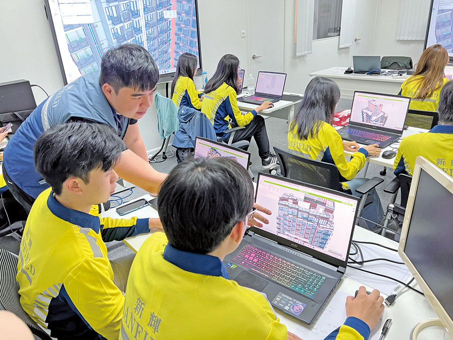 ◆ 新輝暑期課程的建築資訊模擬（BIM）課程是最受學員歡迎的課程之一。