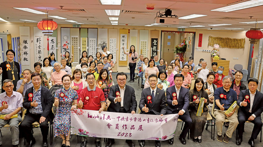 ◆ 全場大合照。