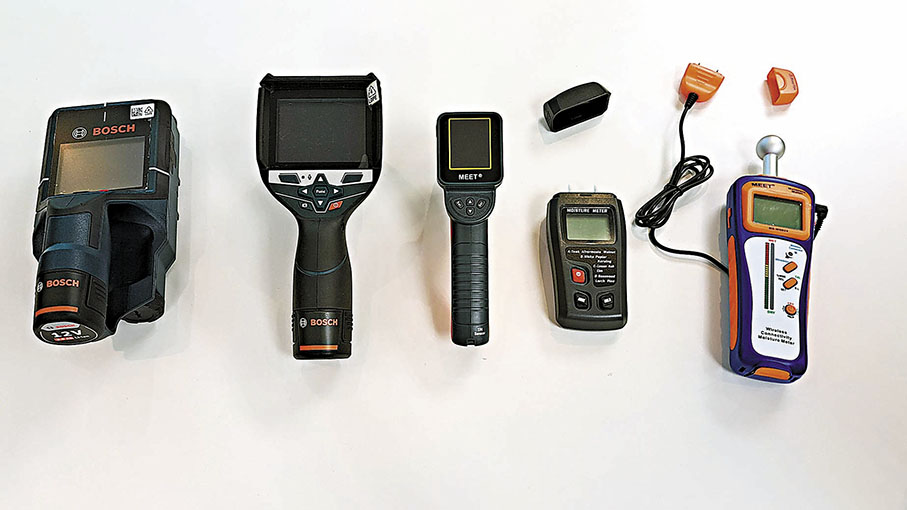 ◆檢測滲水的工具。 香港文匯報記者聶曉輝 攝