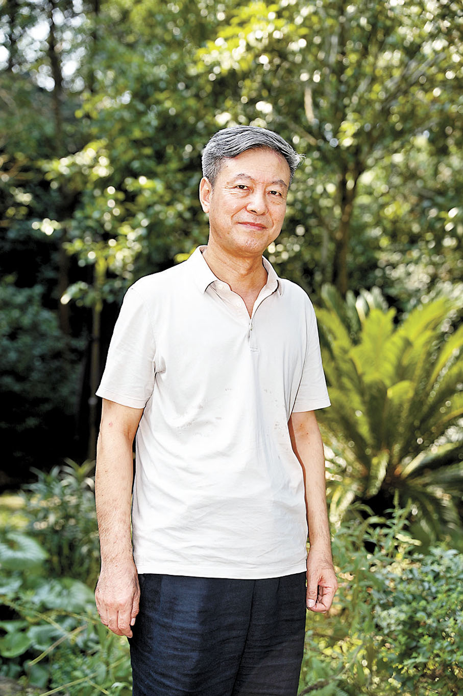 梁鴻鷹　中國作協主席團委員、《文藝報》原總編輯