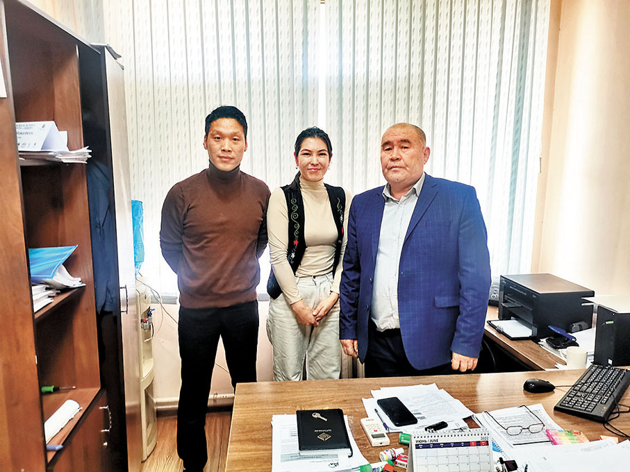 ◆葉麗婭夫婦拜訪吉爾吉斯斯坦農業部，洽談農副產品進出口方面的合作項目。 