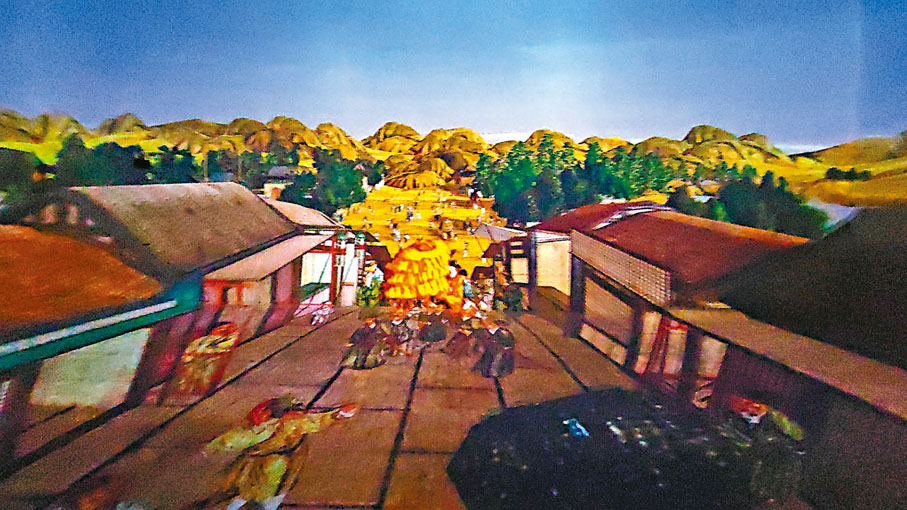 ◆站在展場中央欣賞《神遊清明上河圖》，猶如置身畫中。