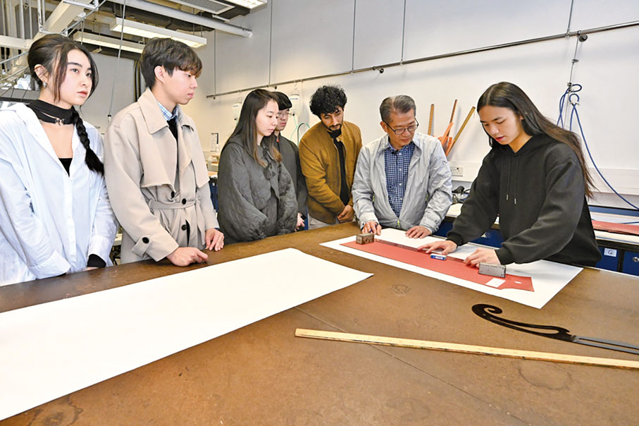 ◆ HKDI製衣工場。 相片來源：HKDI Facebook