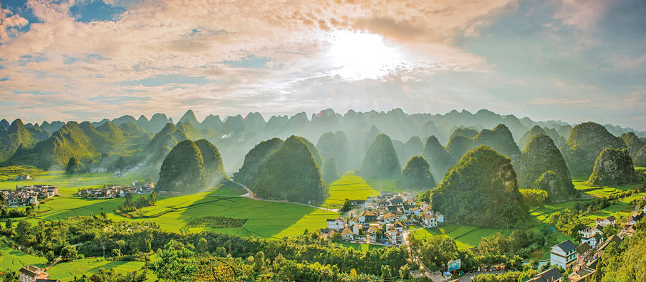 ◆風景如畫萬峰林。