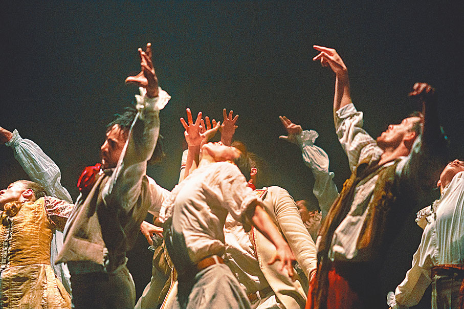 ◆《死過翻生》之〈Clowns〉。攝影：Todd MacDonald