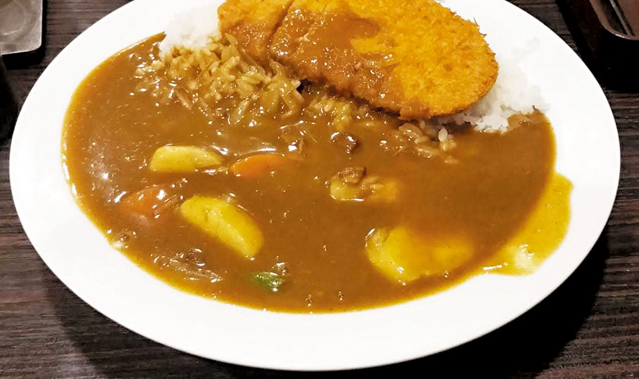 ◆印度裔常吃咖喱飯，不惜積存米糧。    成小智 攝