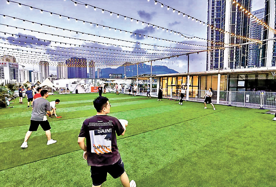 ◆港青Tracy在西麗開的「咖啡公園」。香港文匯報深圳傳真