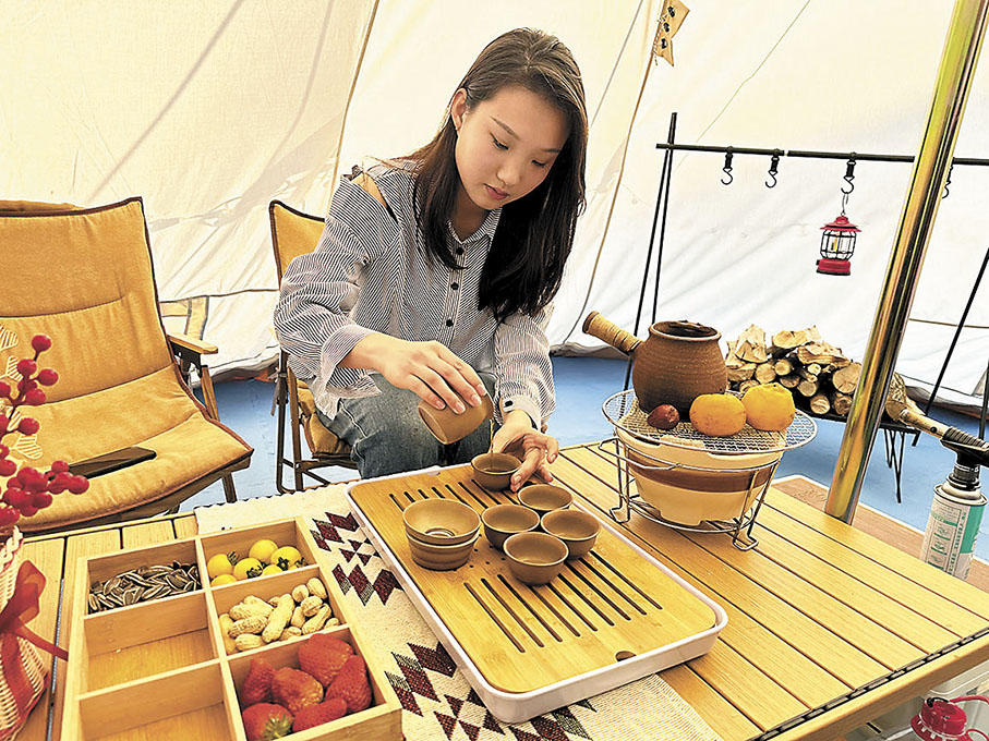 ◆圍爐煮茶成年輕人社交新寵。 資料圖片