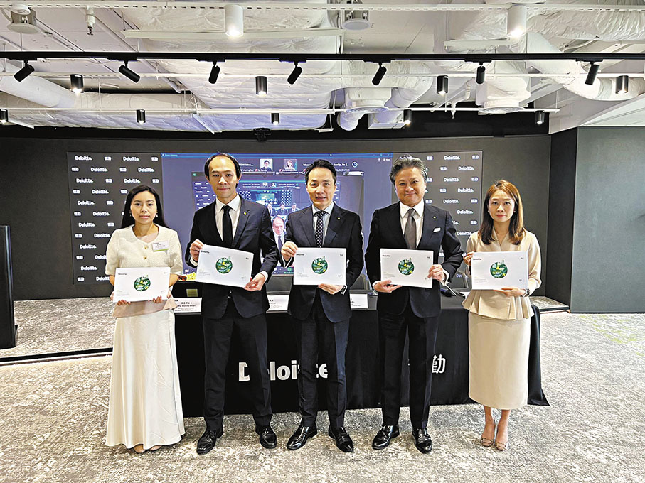 ◆歐振興 (左三)表示,香港在等待市場基本條件改善的同時,需思考如何成就一個多層次、多元化的新股市場。