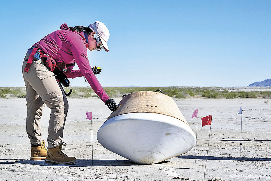 ◆NASA人員為尋找返回艙進行綵排。 美聯社