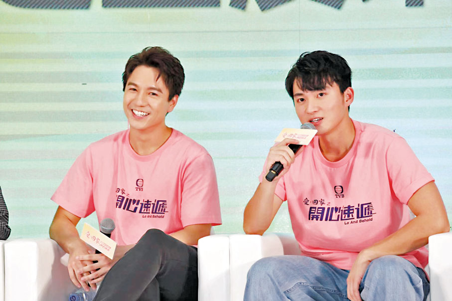 ◆ 吳偉豪(左)和周嘉洛暢談拍攝期間的難忘事。  李薇 攝