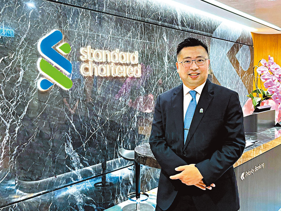 ◆渣打文偉成預告，為響應香港夜繽紛活動，該行正與發展商洽商，或提供信用卡簽賬優惠。