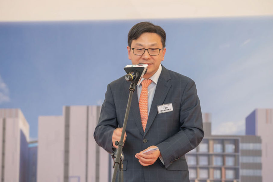 ◆勞工及福利局局長孫玉菡於「博愛醫院屯門藍地長者護理及護養安老院舍動土禮」致辭。