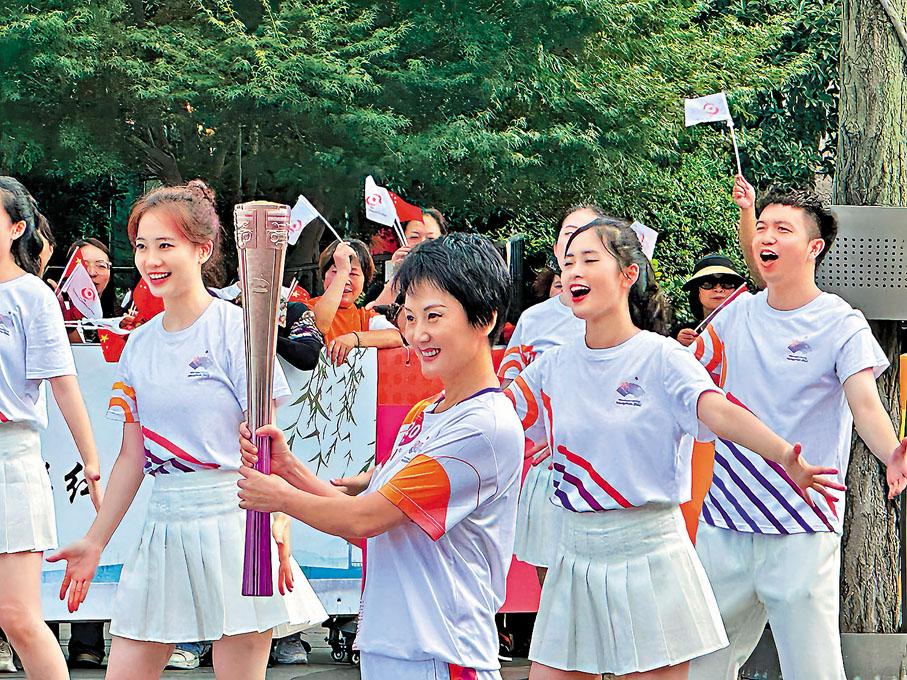 ◆崔巍是杭州亞運會火炬傳遞的第20棒火炬手。 受訪者供圖