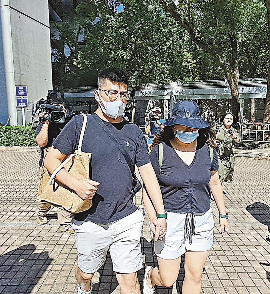◆劉浩祥的家人在完成認屍後神情哀傷離去。