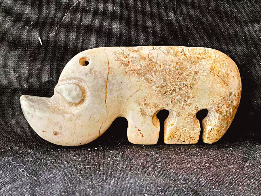 ◆圖二、圖三：作者收藏的古玉。