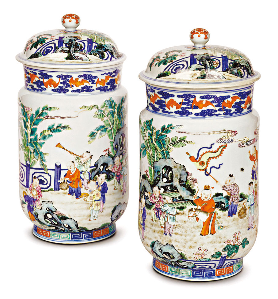 ◆清乾隆粉彩嬰戲圖蓋罐（一對）