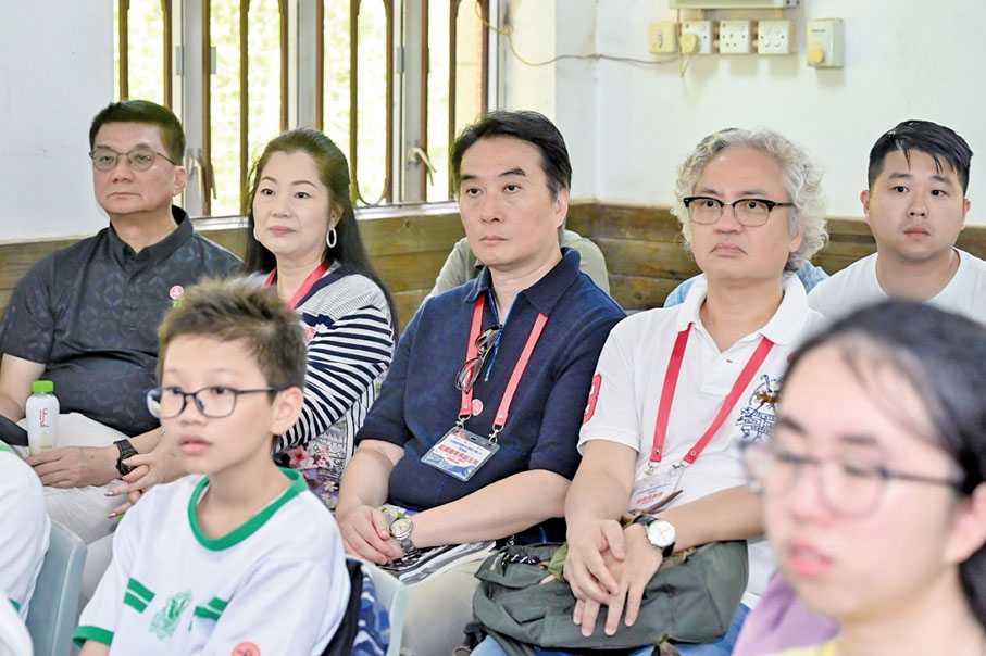 ◆ 善德基金會董事局成員帶領學生到訪烏蛟騰歷史營地。