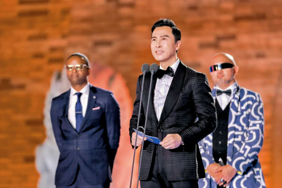 ◆「金絲路獎」國際評委會主席甄子丹在閉幕式上致辭。