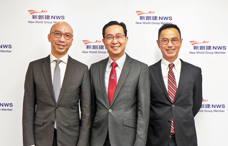 ◆左起為新世界首席營運總監何智恒、行政總裁馬紹祥和首席財務總監林戰。
