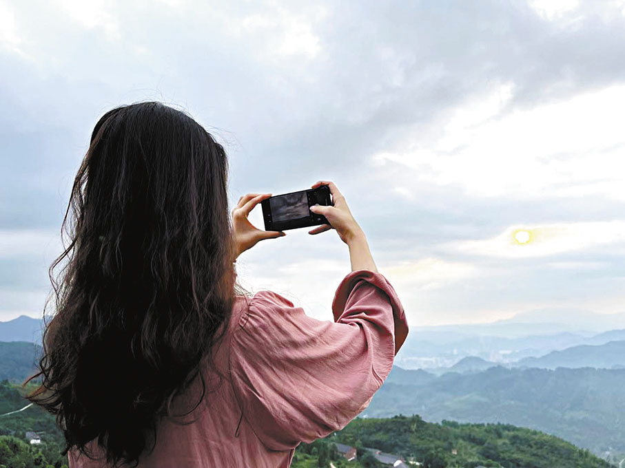 ◆夏女士在廣西的旅遊照。