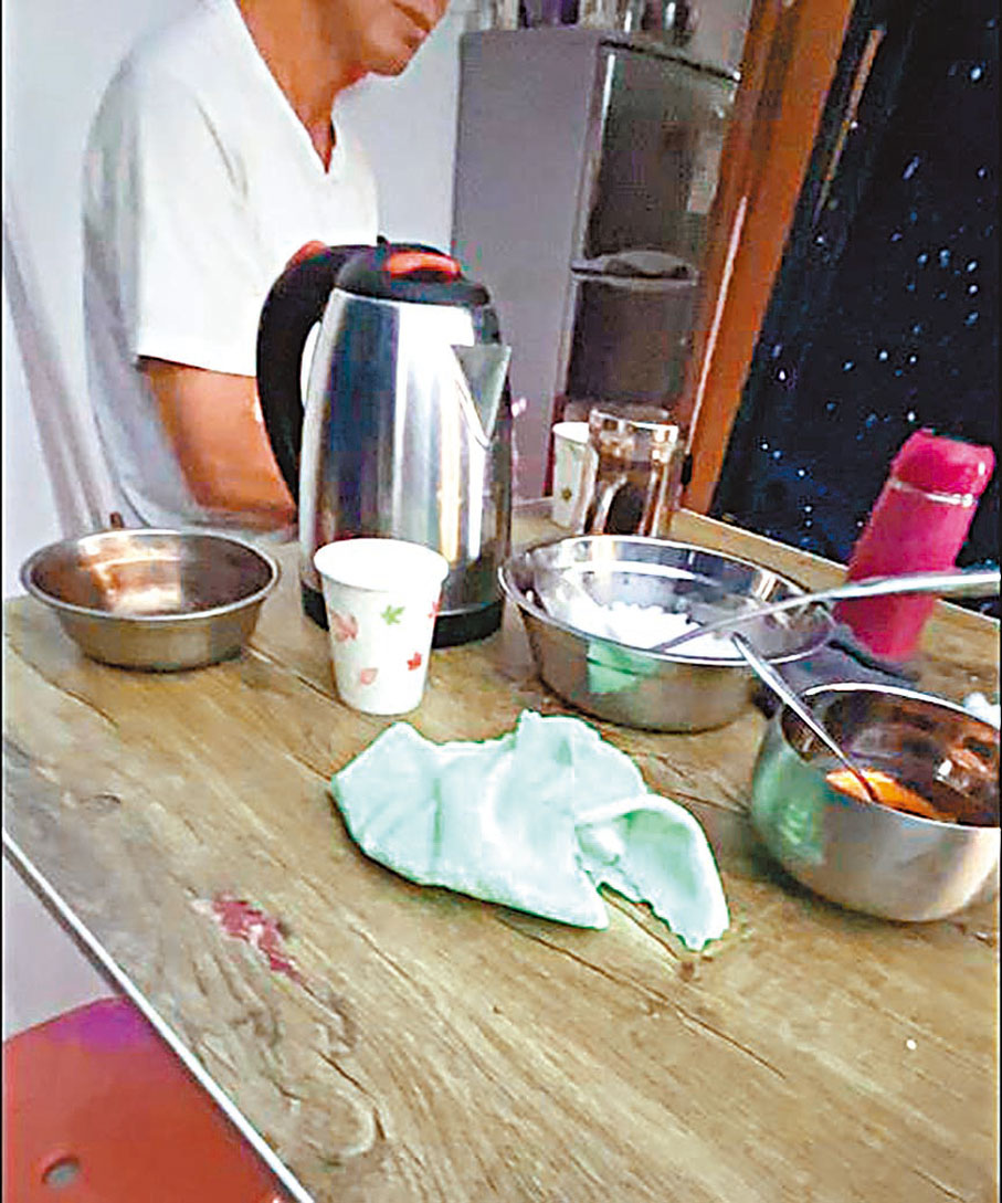 ◆疑似黑工住客一餐飯就是一碗白粥。