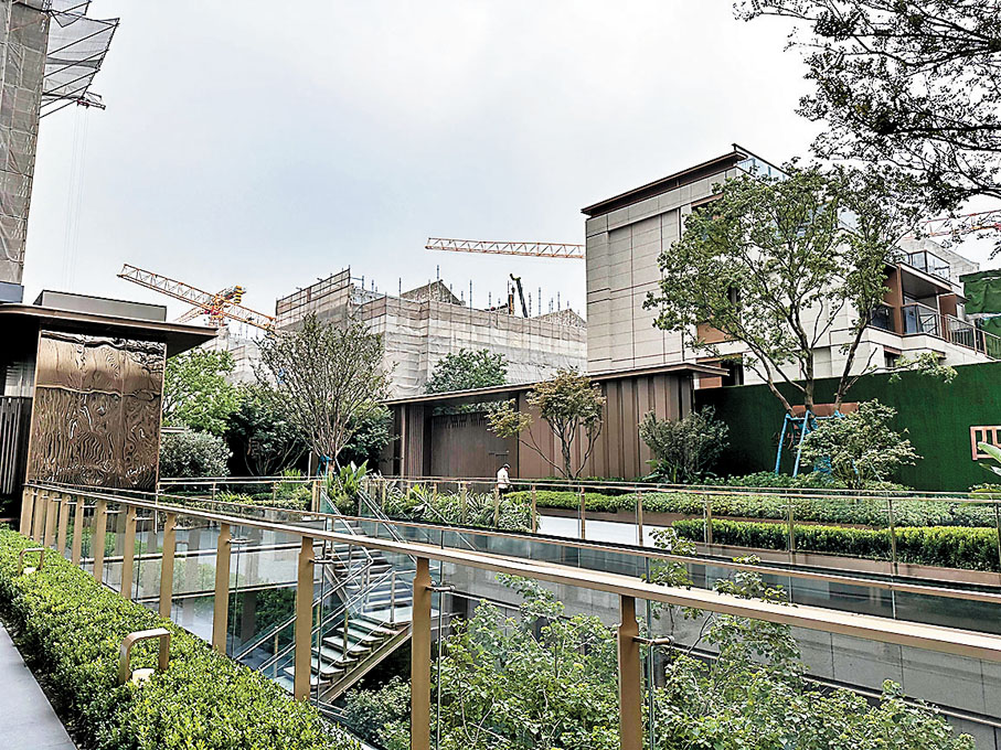 ◆華發四季河濱的別墅項目開盤後很快售罄。