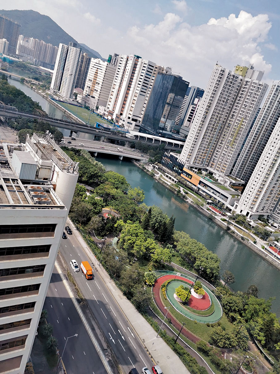 ◆在酒店餐廳外，可觀看城門河景色。