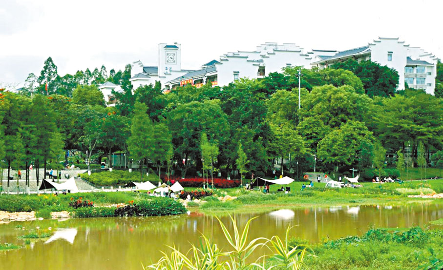 ◆廣州南崗河（長嶺段）小微濕地為周邊居民打造了「水清岸綠，鳥語花香」的生態景觀。香港文匯報廣州傳真
