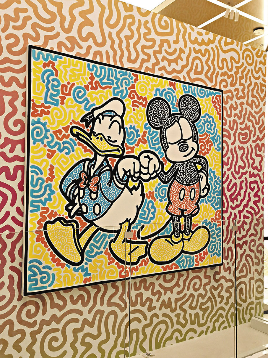 ◆唐老鴨與米奇碰拳