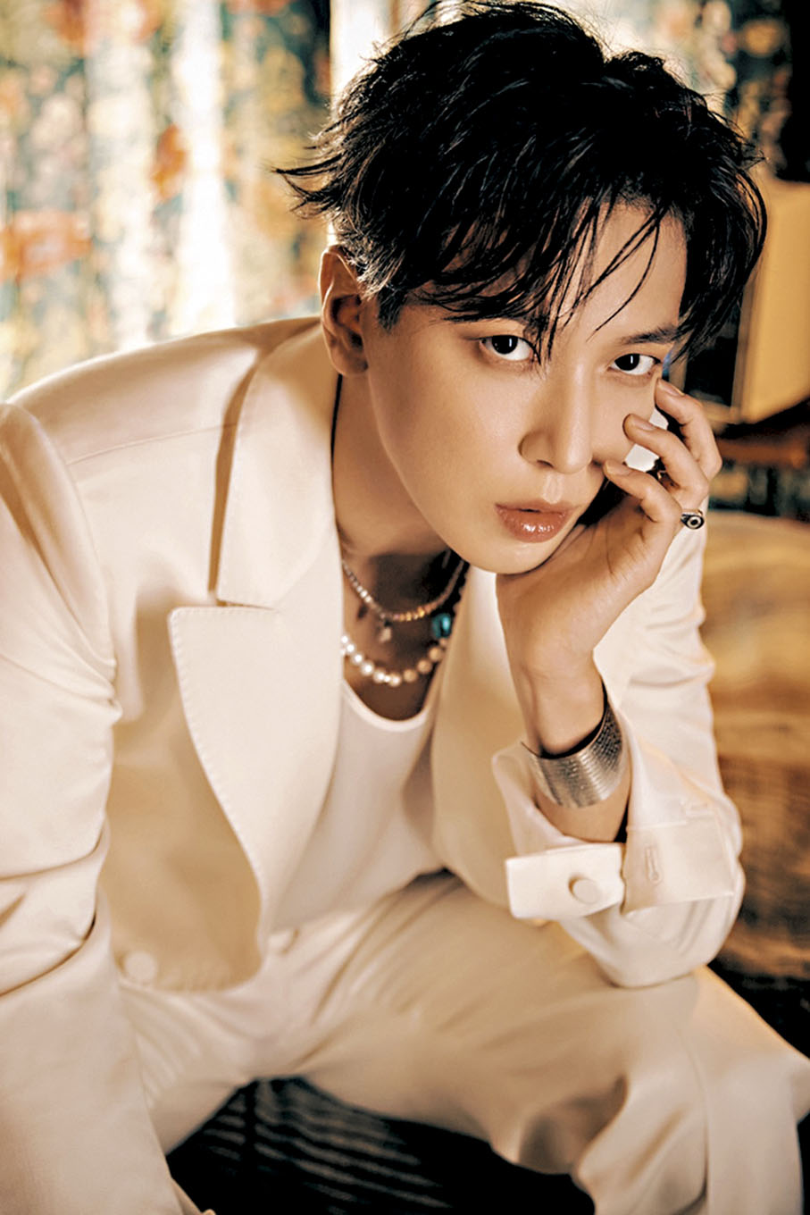 ◆鄭容和指舞台「隱藏」不少信息。