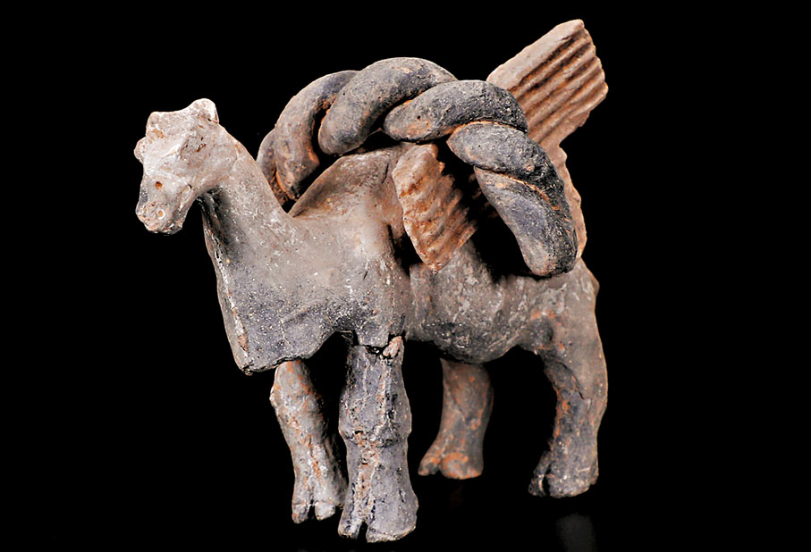 ◆宇文覺靜陵出土的載物駱駝。