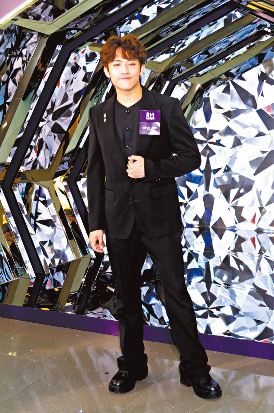 ◆ANSONBEAN打算買首飾送給媽媽作禮物。