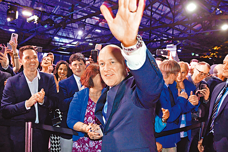 ◆國家黨黨魁盧克森與支持者慶祝勝選。 彭博社