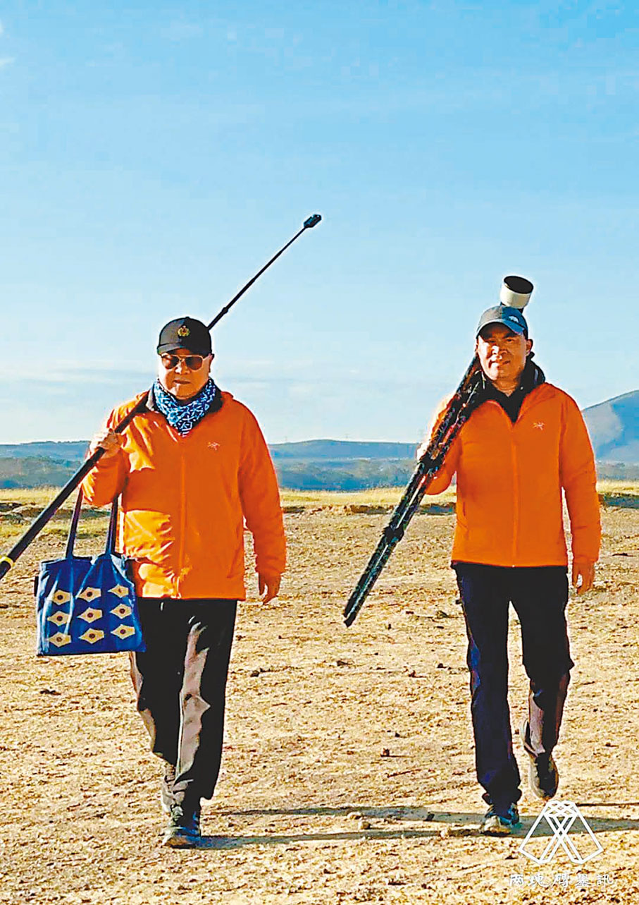 ◆莫言與王振在肯尼亞馬賽馬拉國家公園。