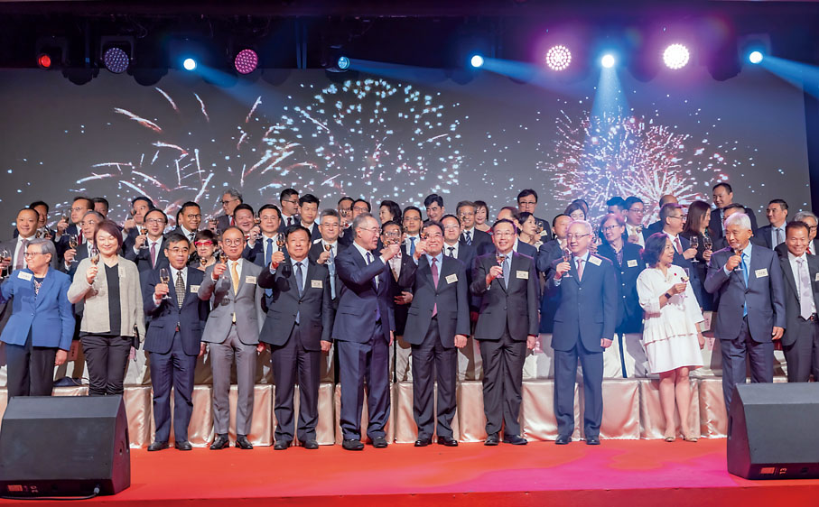 ◆在祝酒環節，旅港江蘇鄉親共慶祖國生日、並肩同行八年的激動之情。