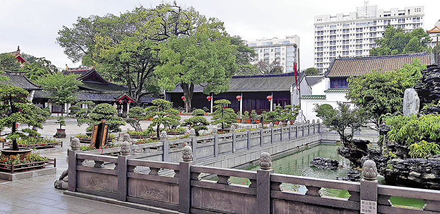 ◆清幽的光孝寺，巍峨矗立於繁華喧鬧的廣州市。 作者供圖