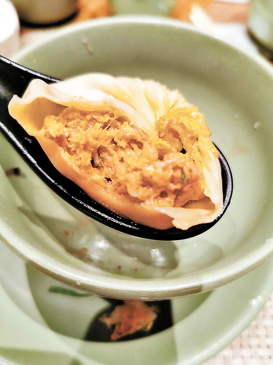 ◆家上海的蟹粉小籠包非常夠內涵。