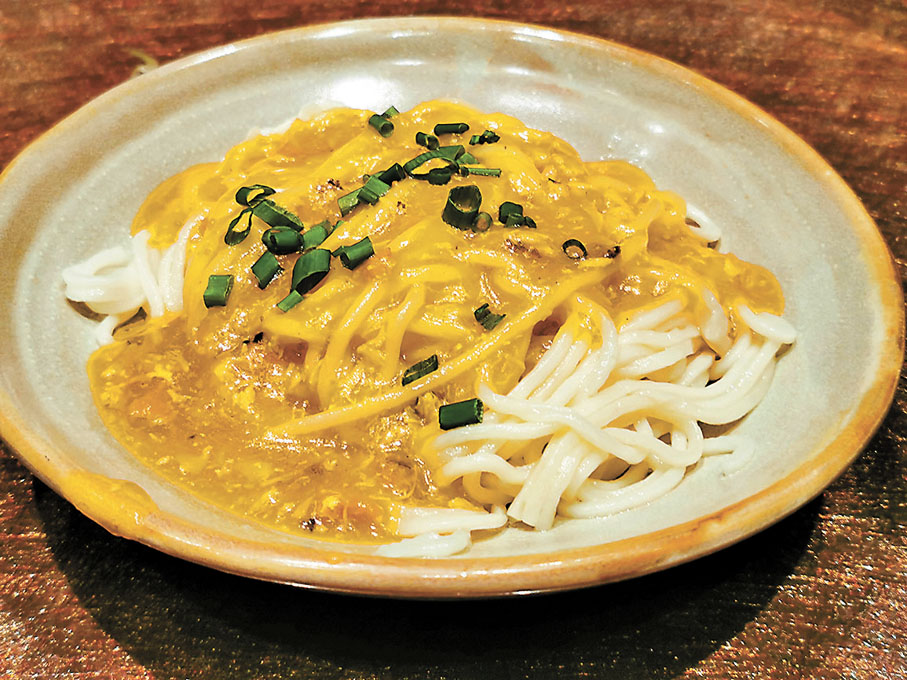 ◆家上海蟹粉拌麵，每絲麵條均沾滿蟹黃