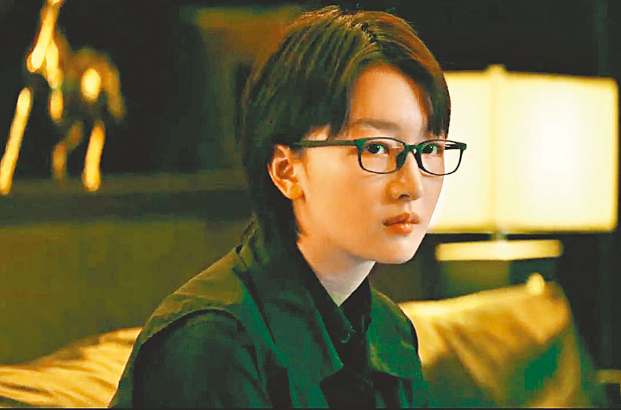 ◆周冬雨時隔多年再次與導演張藝謀合作。