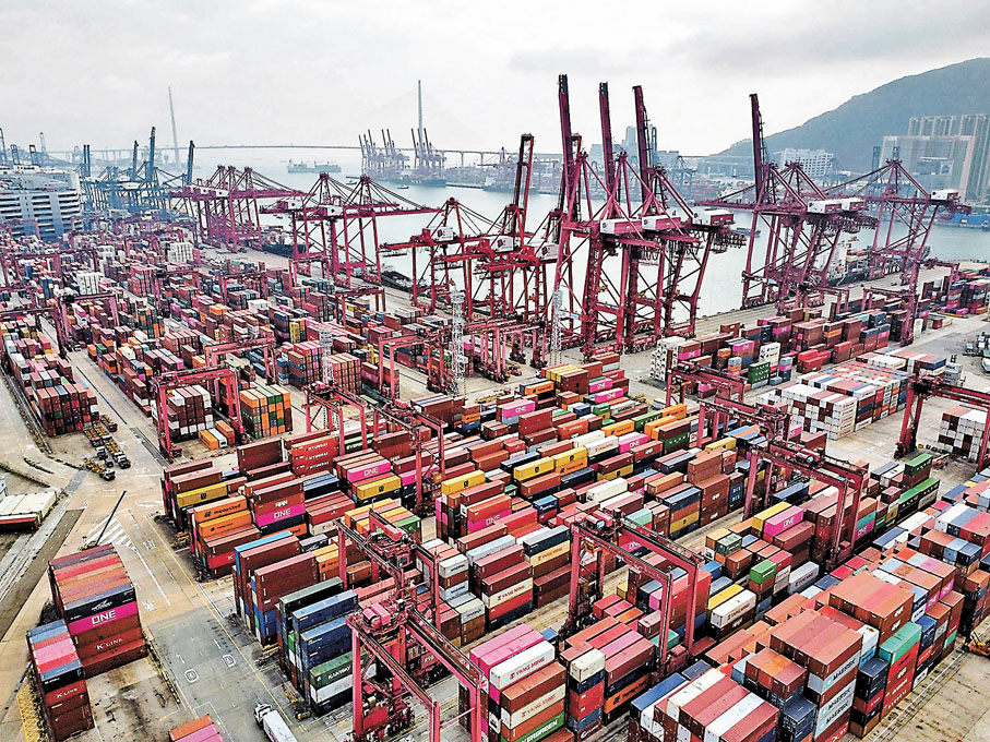 ◆李家超表示，香港必定會全力參與八項行動，其中在構建「一帶一路」立體互聯互通網絡方面，香港擁有全球最發達的交通網絡之一，港口運輸成熟便捷。圖為葵涌貨櫃碼頭。資料圖片