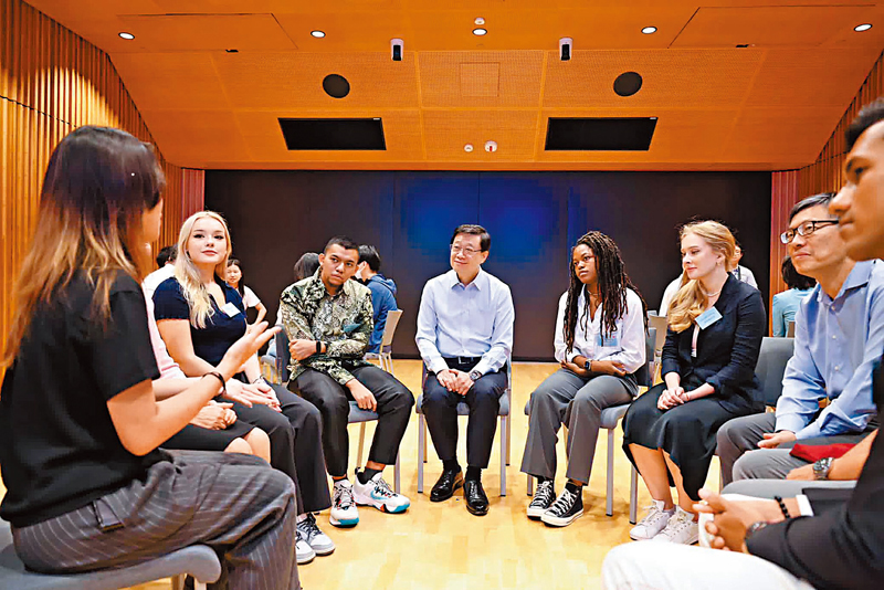 ◆圖為今年9月，李家超與香港科技大學的非本地生交流。 李家超Fb圖片