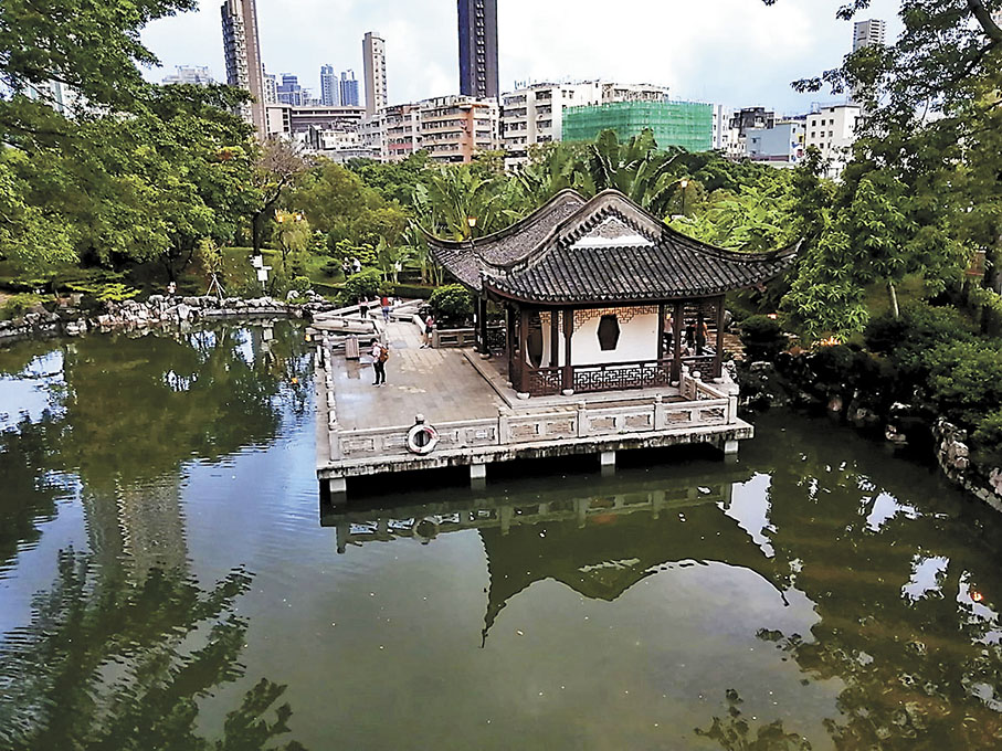 ◆建在湖心的玉堂亭。