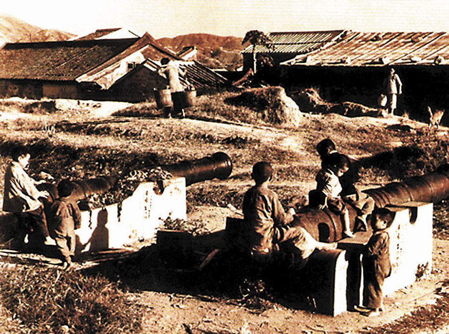 ◆九龍寨城早期居民的生活狀況。 網上圖片