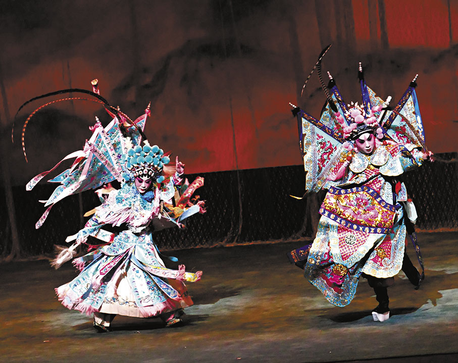 ◆穿上袍甲對打的戲，特別好看。