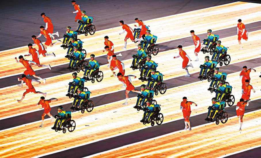◆開幕式上表演輪椅舞。