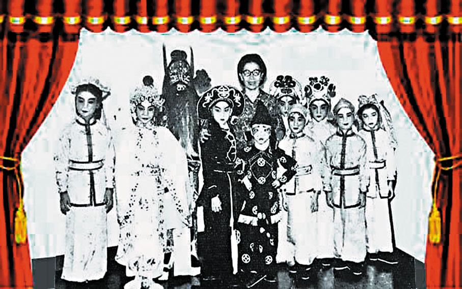 ◆粉菊花和徒弟們。 作者供圖