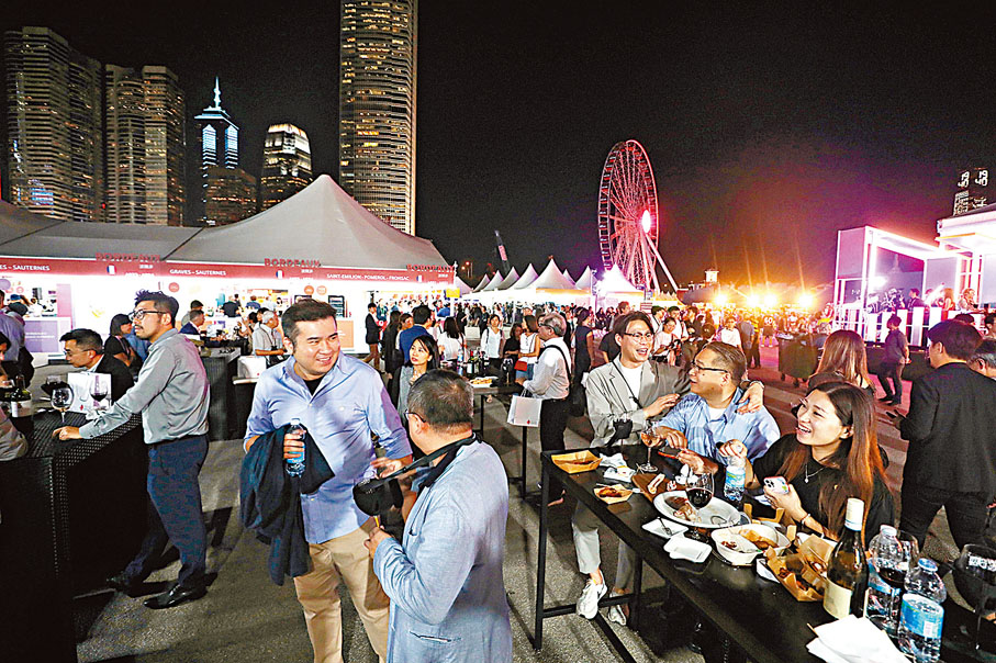 ◆「香港美酒佳餚巡禮」吸引大批客人入場。