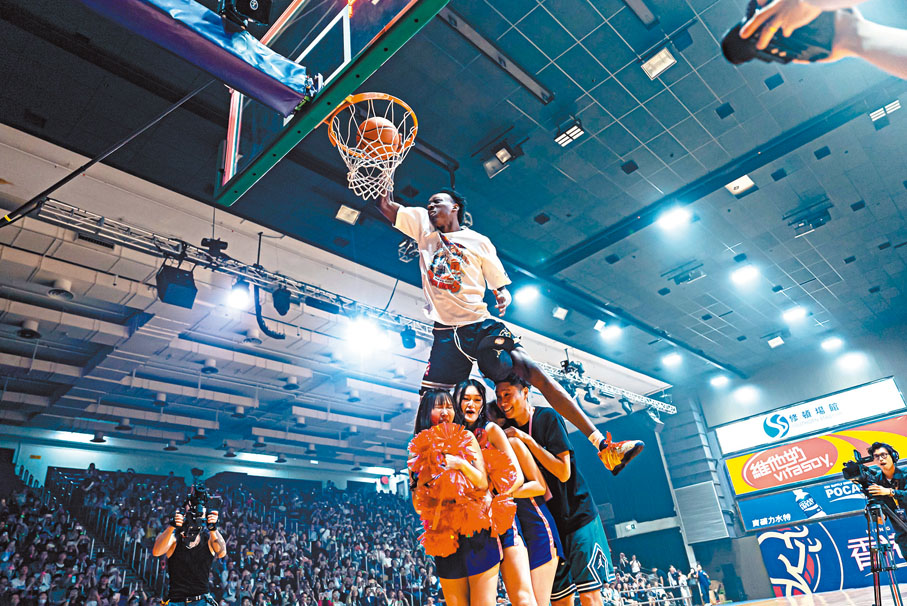 ◆「晉裕甲一籃球邀請賽」加插入樽表演。