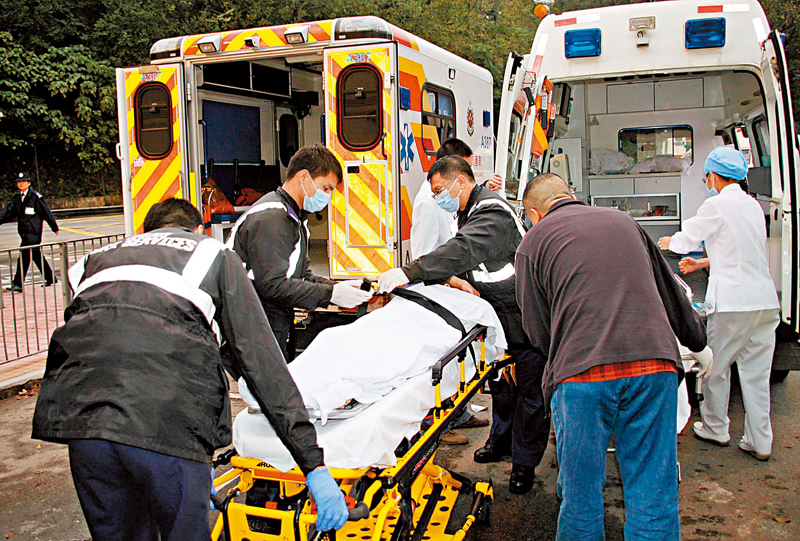 ◆盧寵茂表示，希望日後推出「救護直通車」，兩地醫院點對點對接，病人無須在邊境「轉車」。 資料圖片